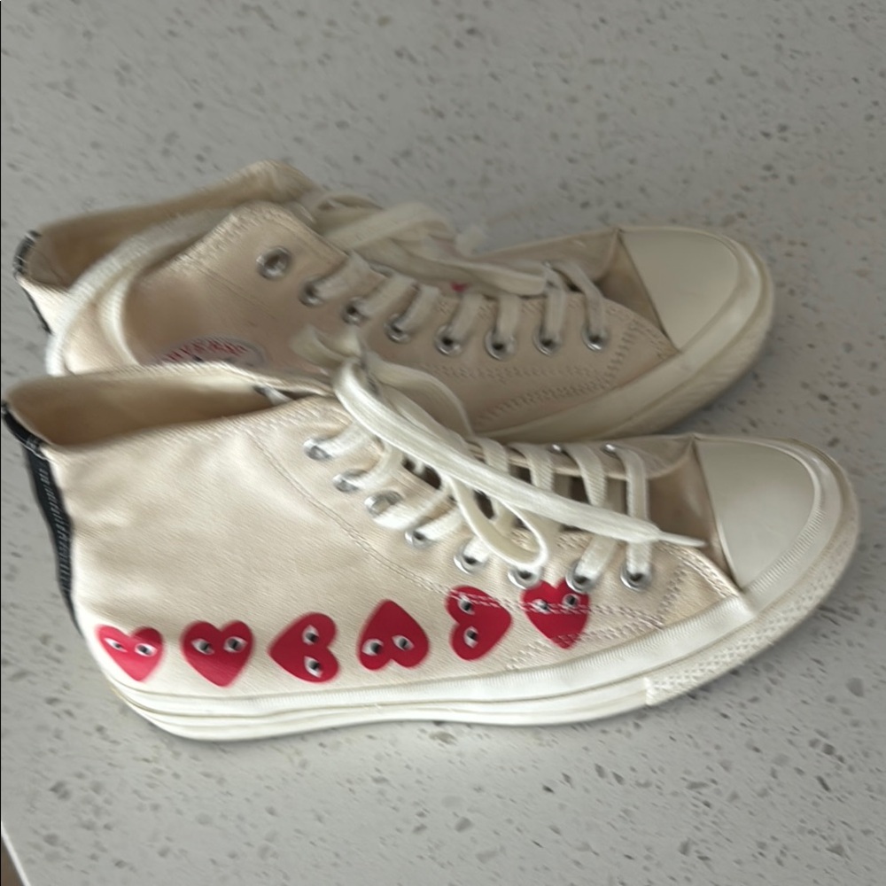 Converse women’s size 9